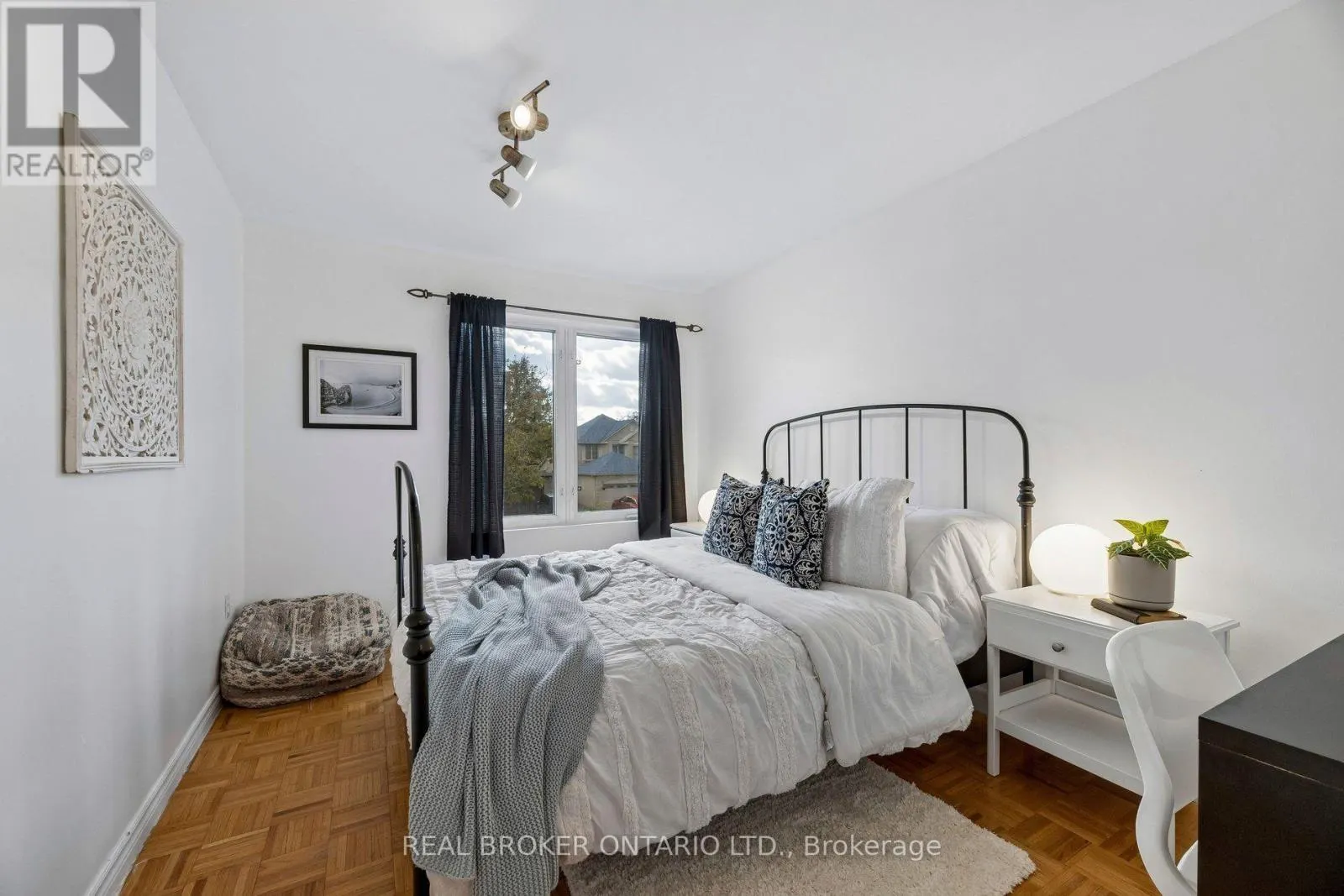 22 RAVENSCROFT ROAD