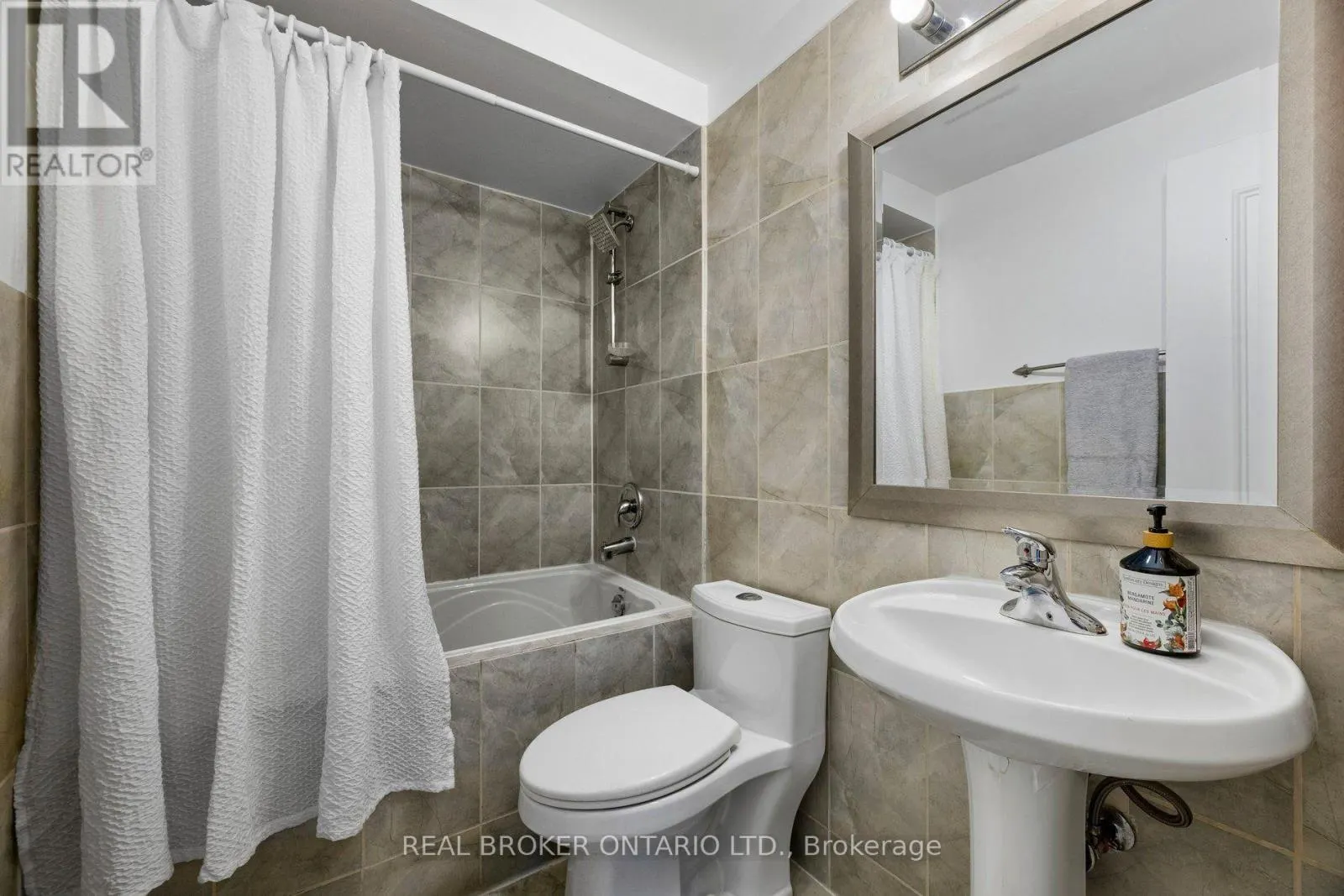 22 RAVENSCROFT ROAD