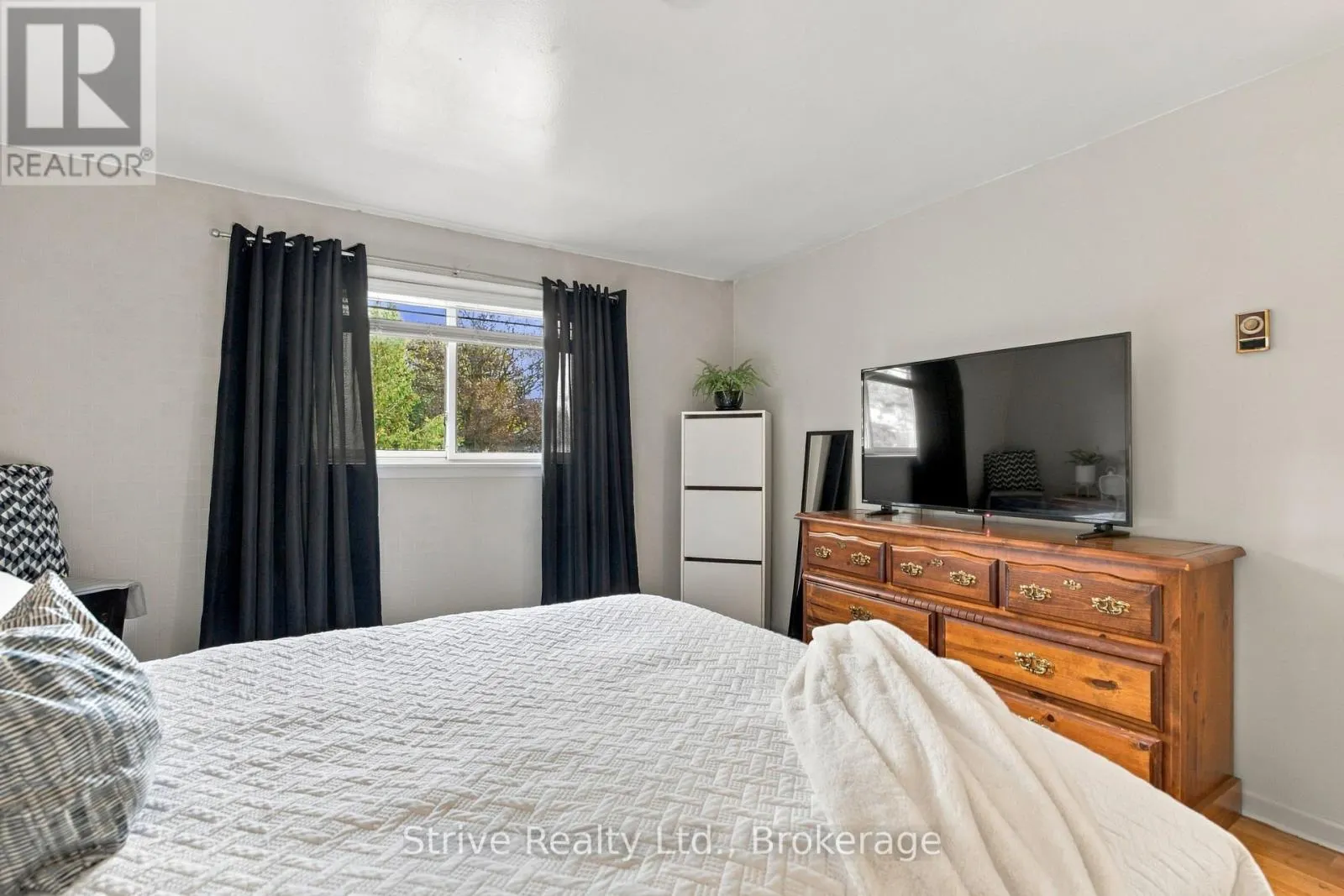 76 WAVERLEY ROAD