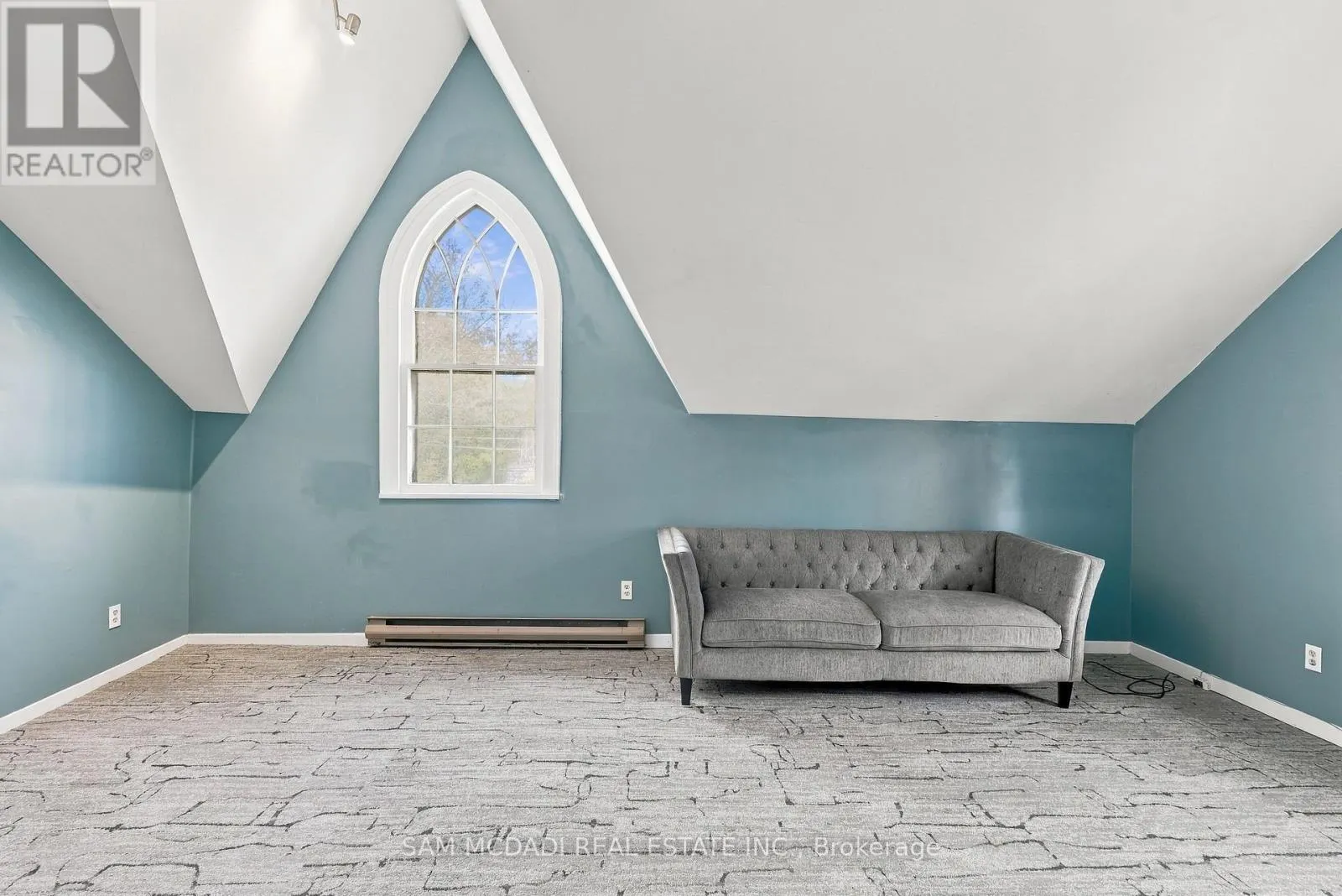 571 KINGSTON ROAD W