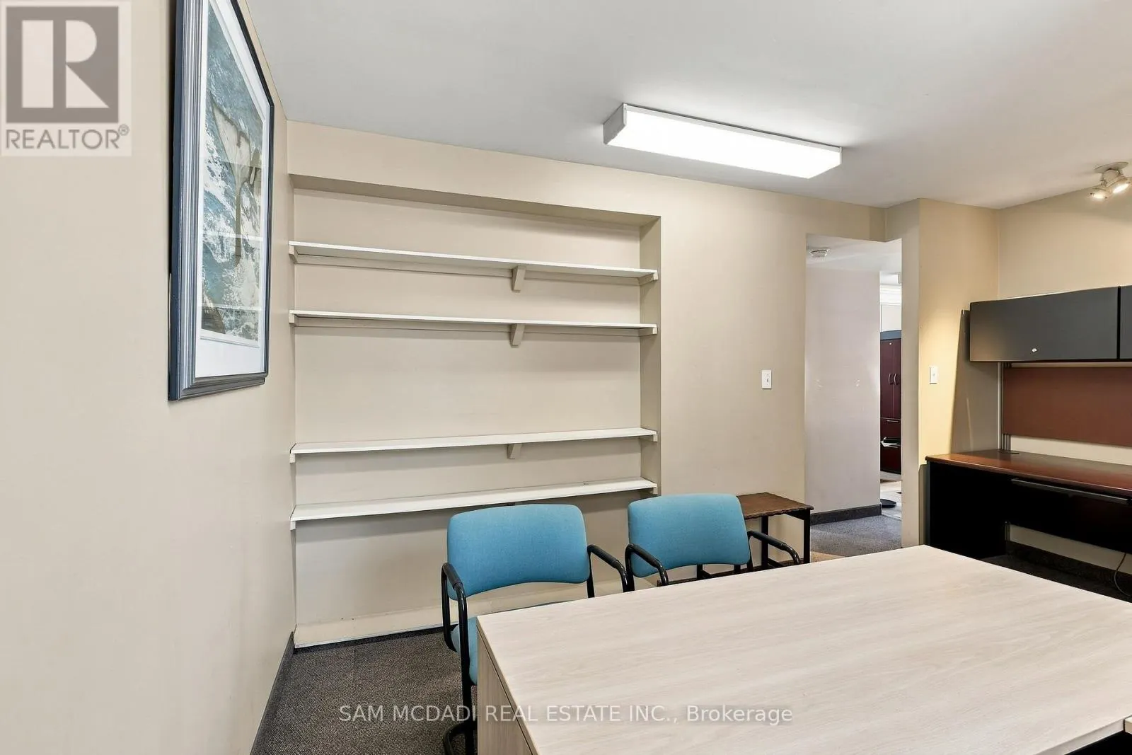 571 KINGSTON ROAD W