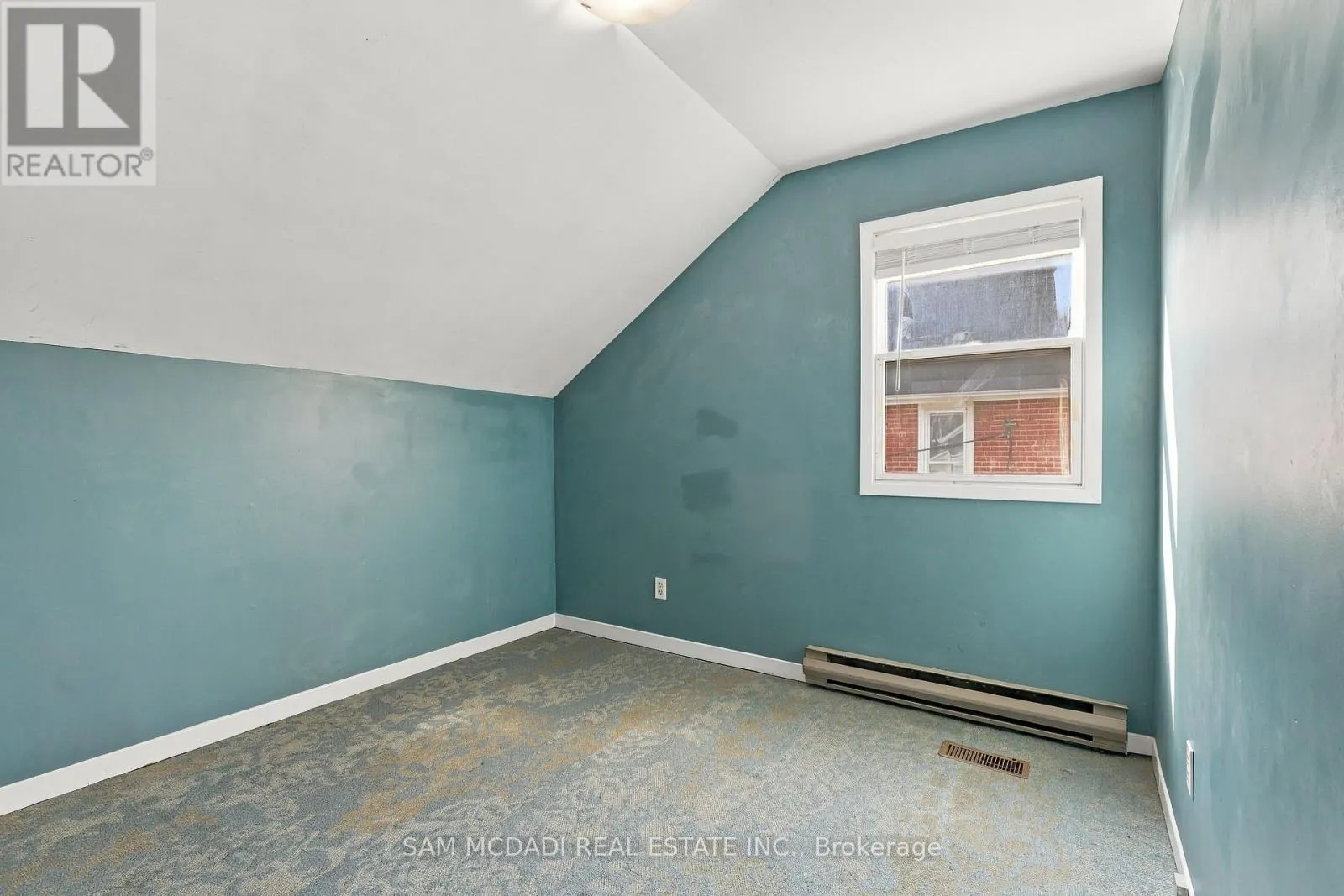 571 KINGSTON ROAD W