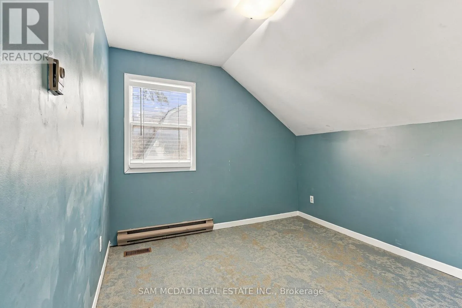 571 KINGSTON ROAD W