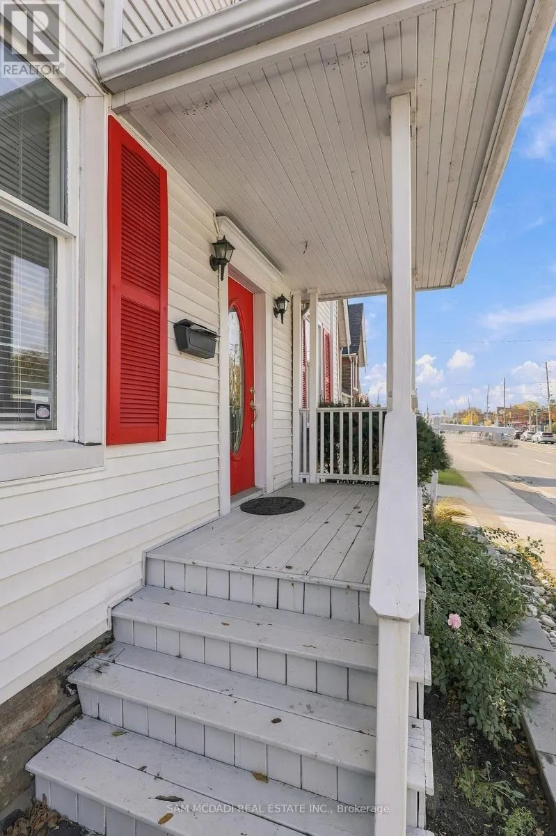 571 KINGSTON ROAD W