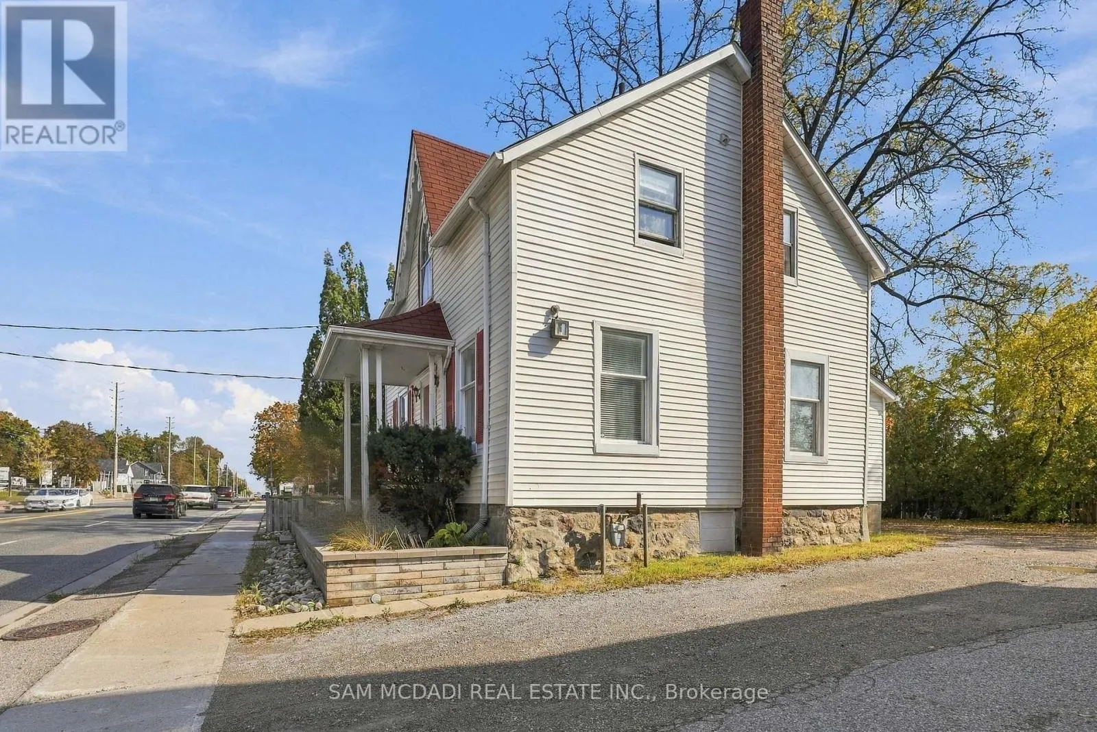 571 KINGSTON ROAD W