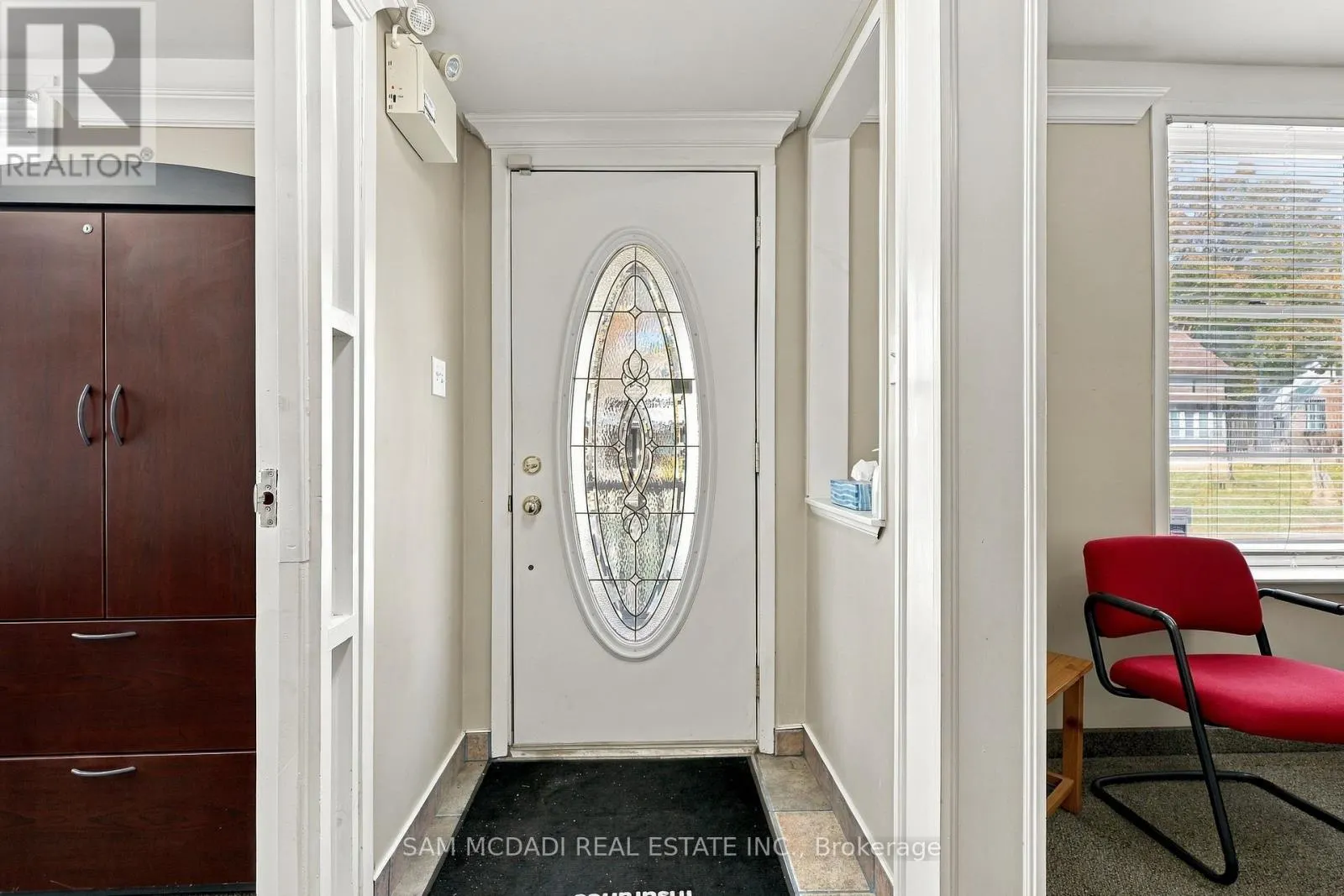 571 KINGSTON ROAD W