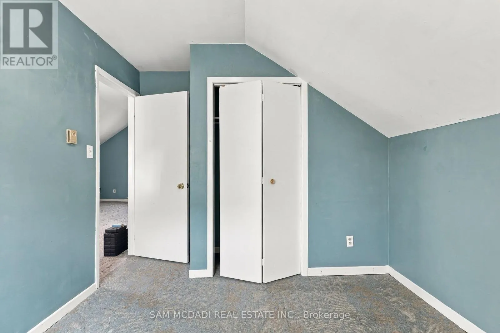 571 KINGSTON ROAD W