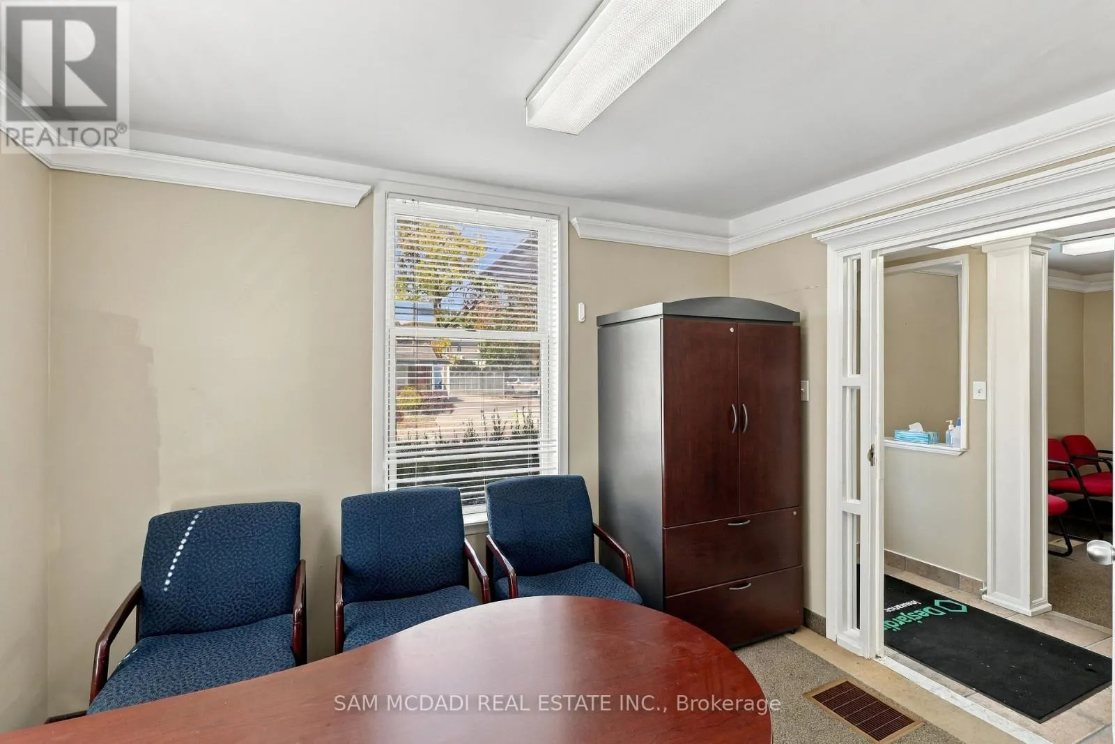 571 KINGSTON ROAD W