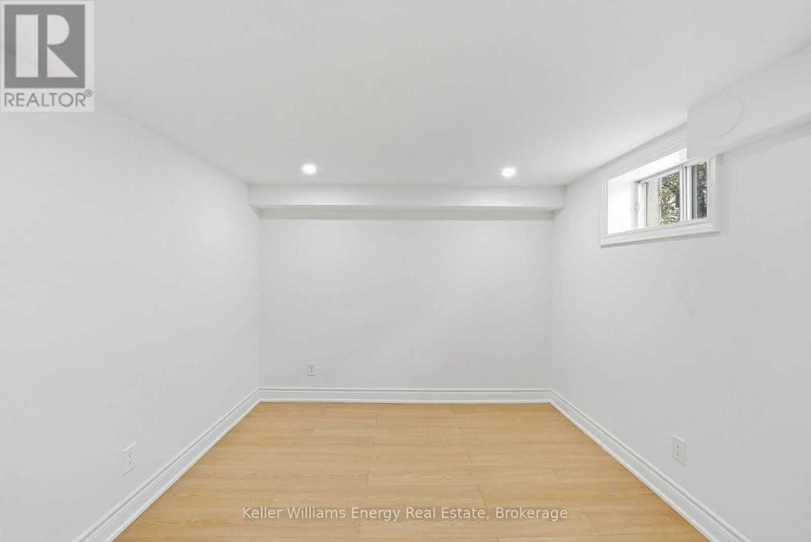 54 EASTLAWN STREET
