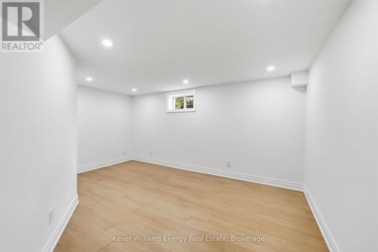 54 EASTLAWN STREET