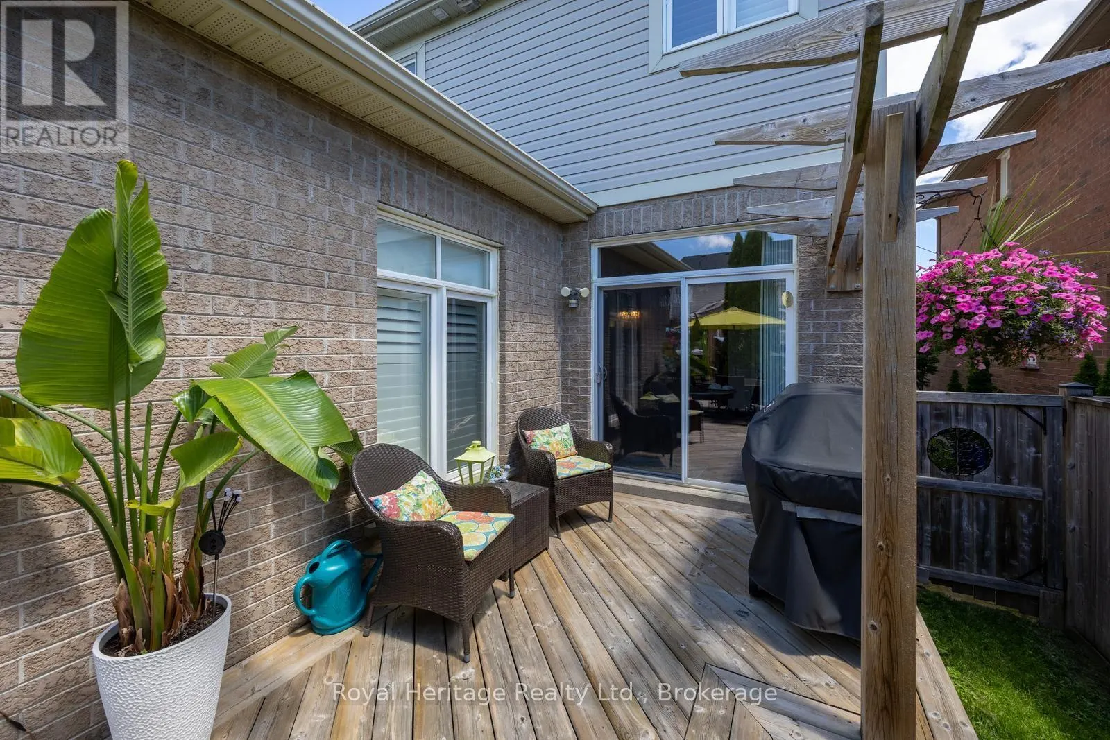 6 GOODALL CRESCENT