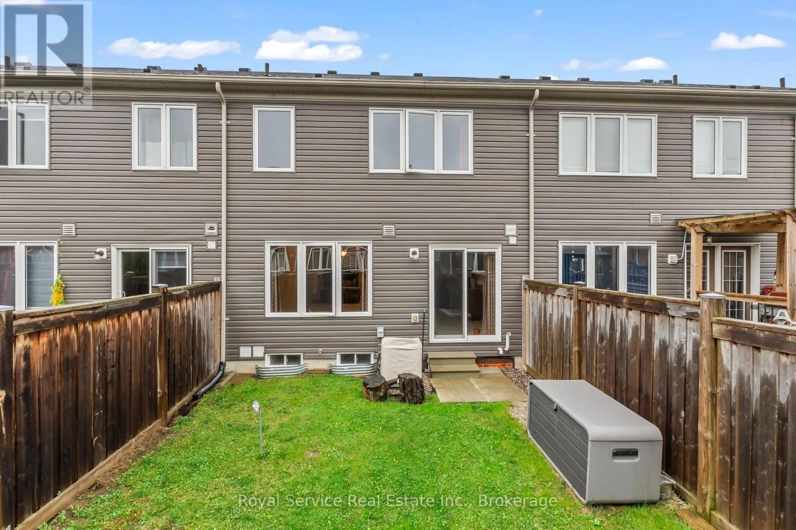 23 TABARET CRESCENT