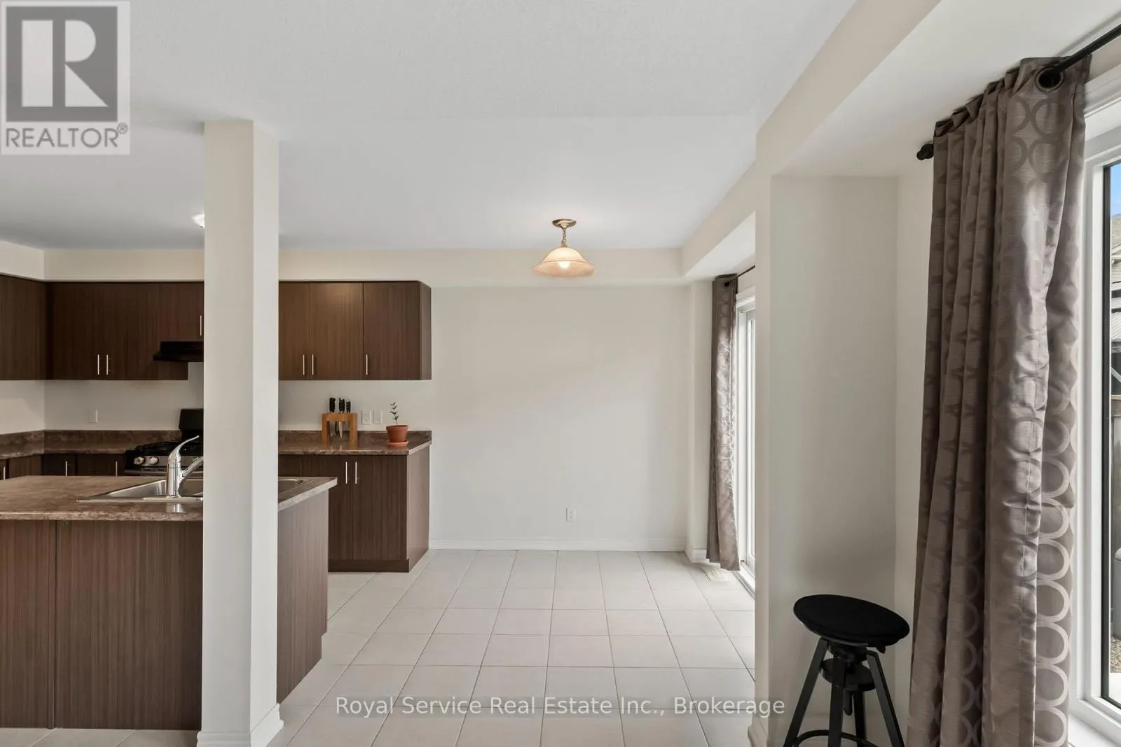 23 TABARET CRESCENT
