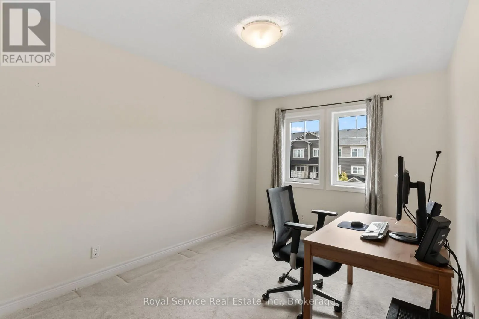 23 TABARET CRESCENT