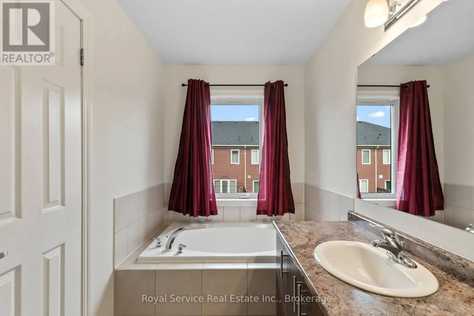 23 TABARET CRESCENT