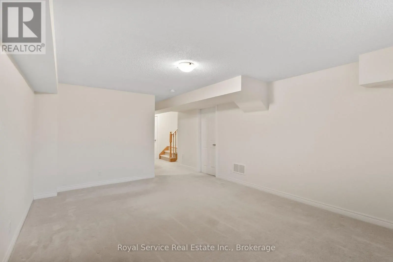 23 TABARET CRESCENT