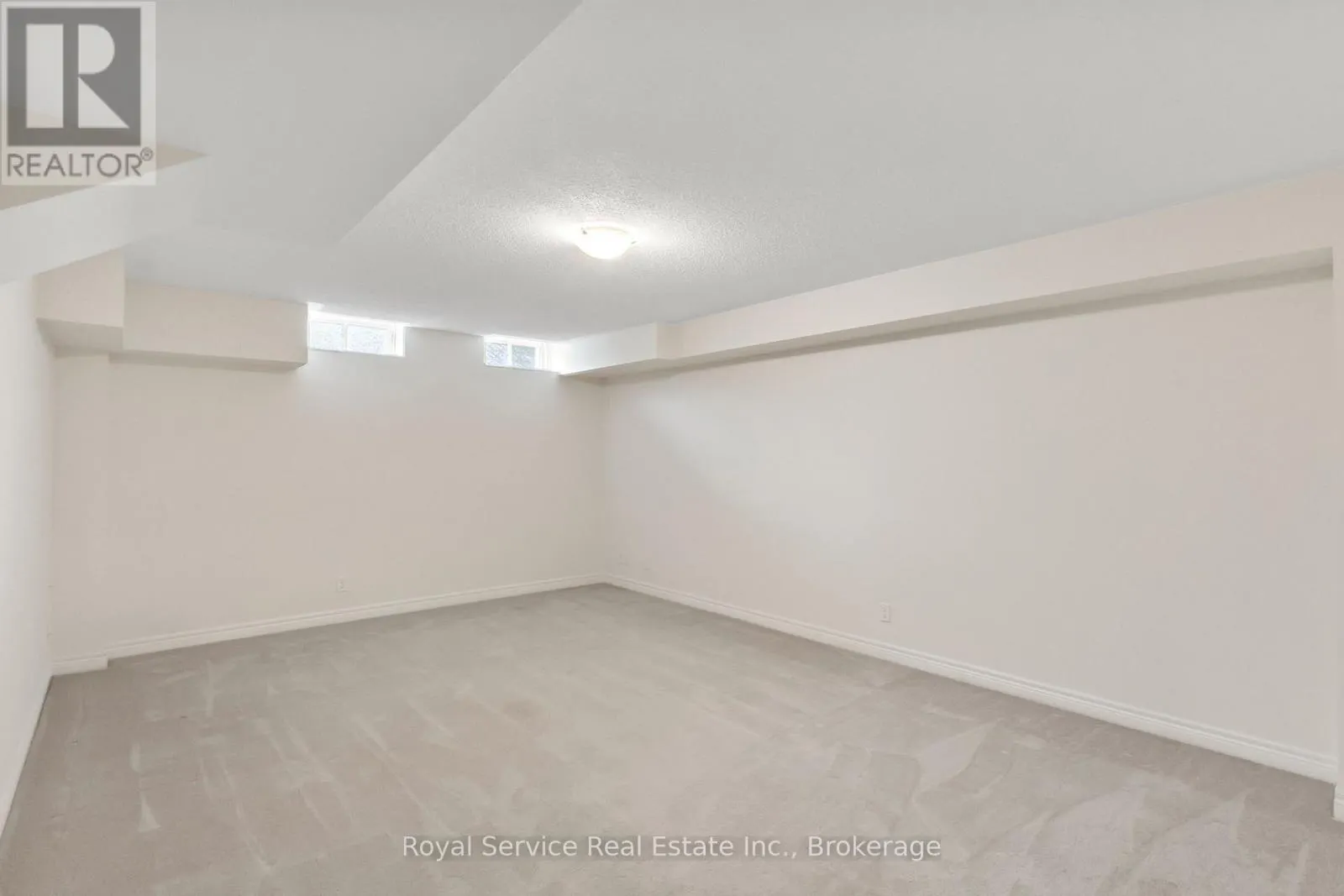 23 TABARET CRESCENT