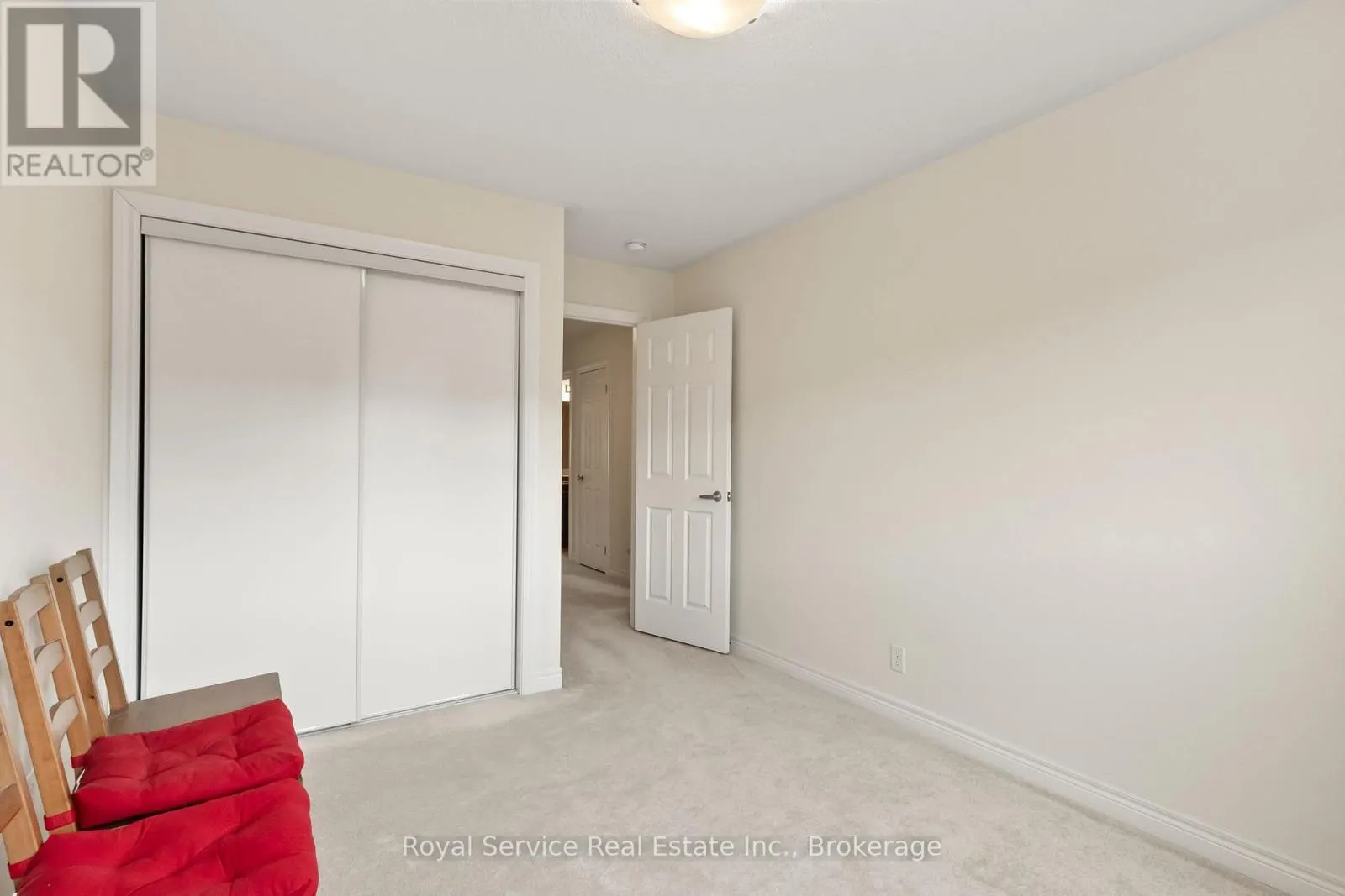 23 TABARET CRESCENT