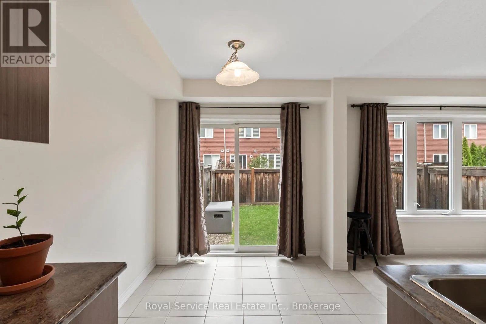 23 TABARET CRESCENT