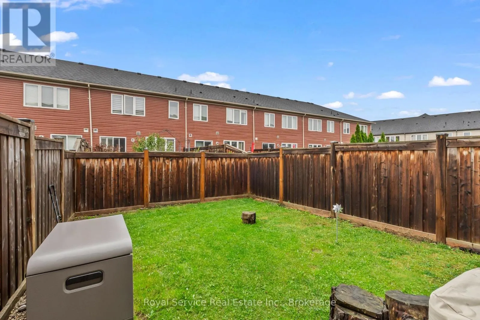 23 TABARET CRESCENT