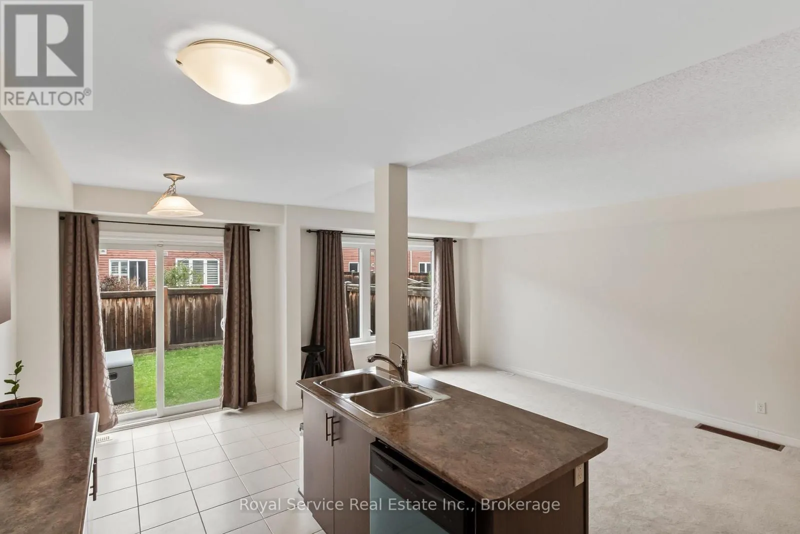 23 TABARET CRESCENT