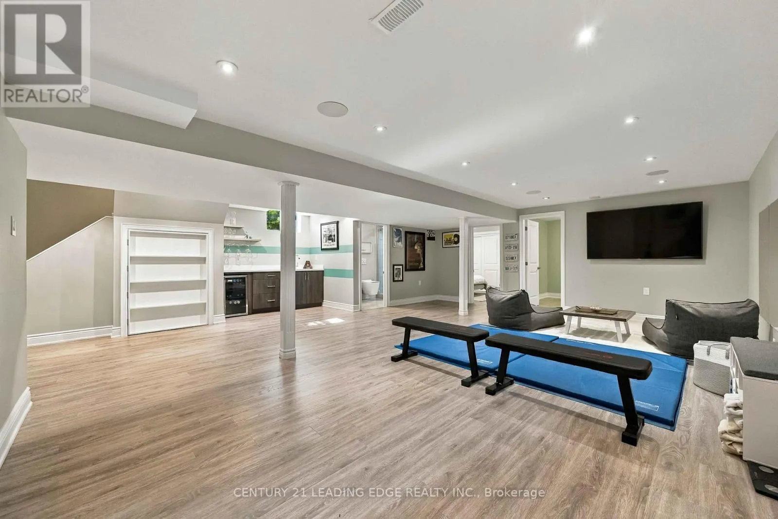 1952 SPRUCE HILL ROAD