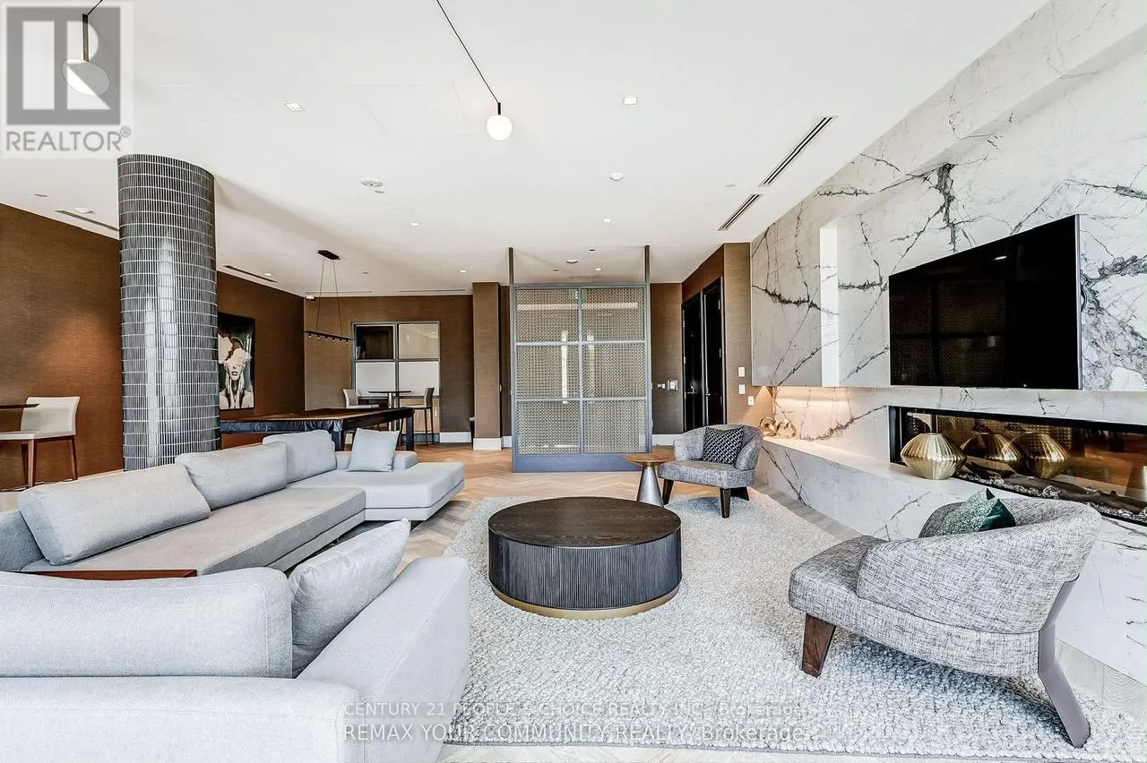 306 - 2545 SIMCOE STREET N