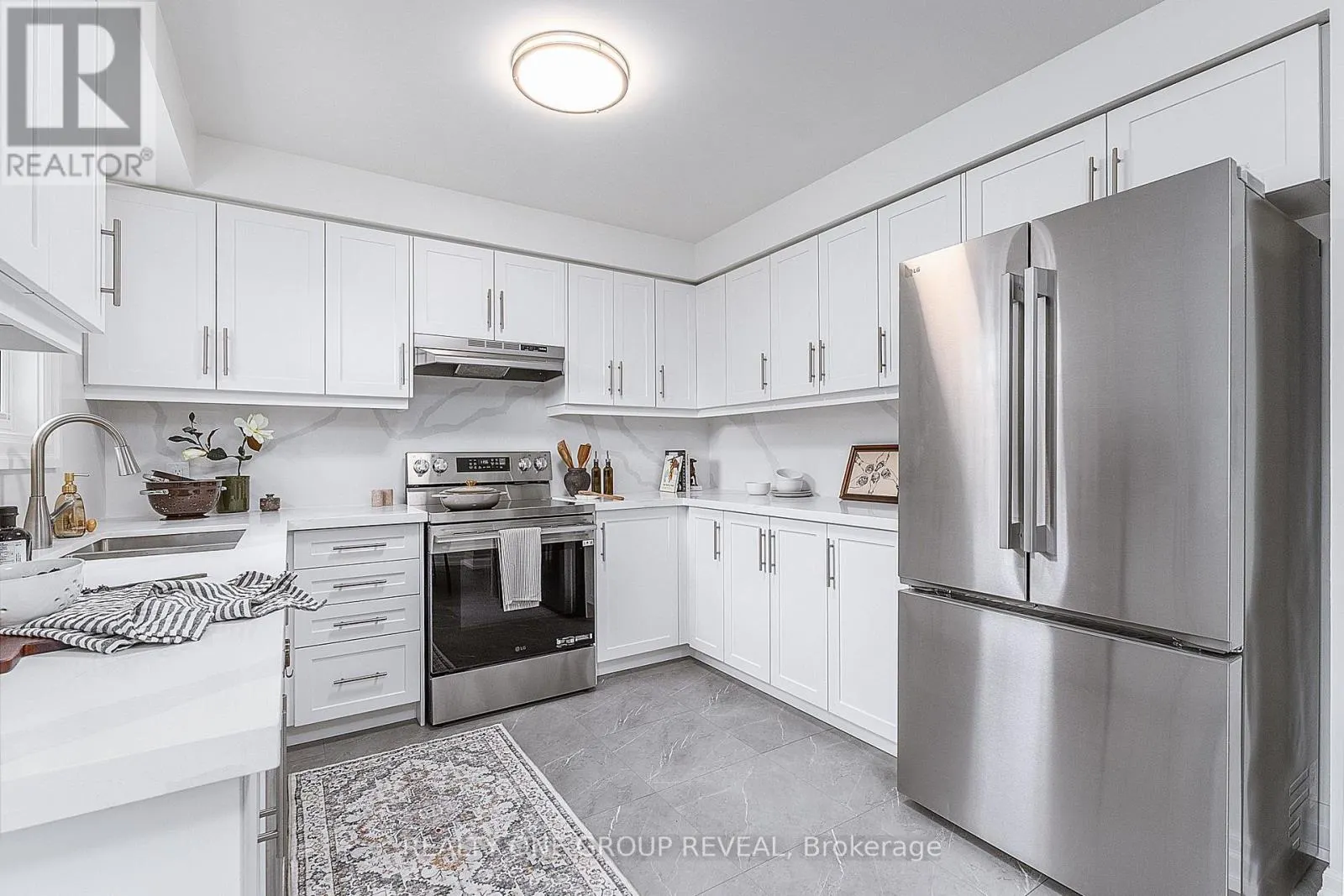 1520 STURGEON COURT