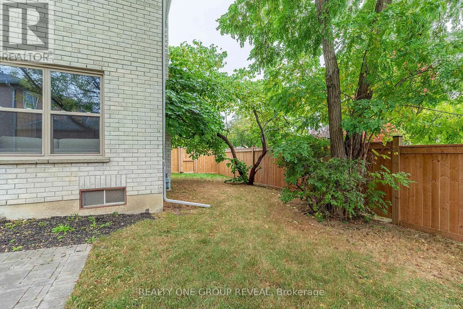 1520 STURGEON COURT