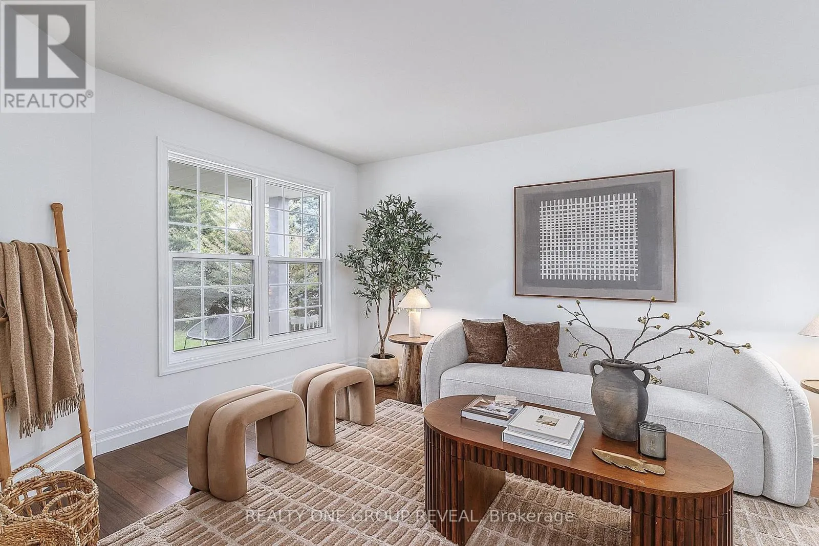 1520 STURGEON COURT