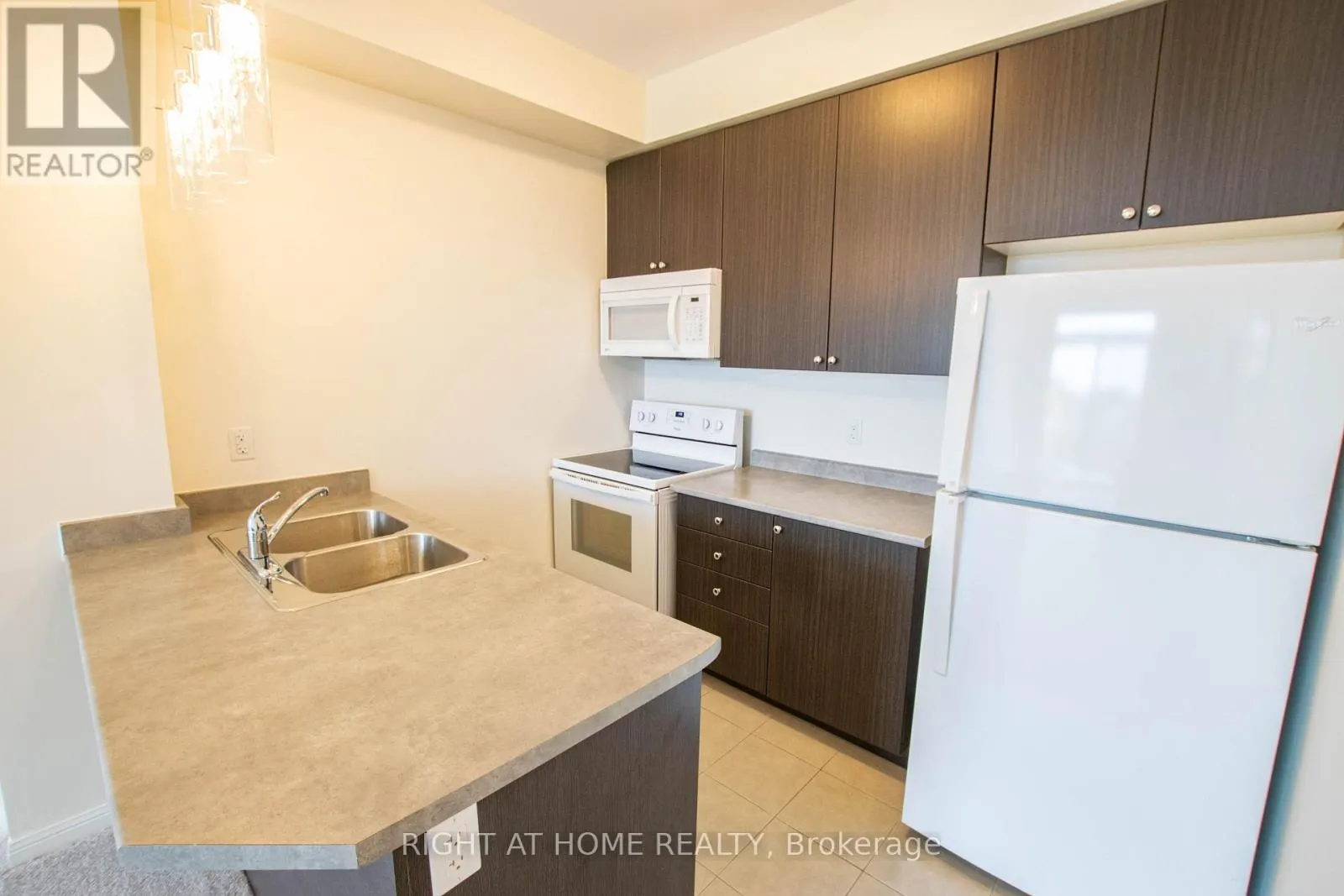 425 - 80 ASPEN SPRINGS DRIVE