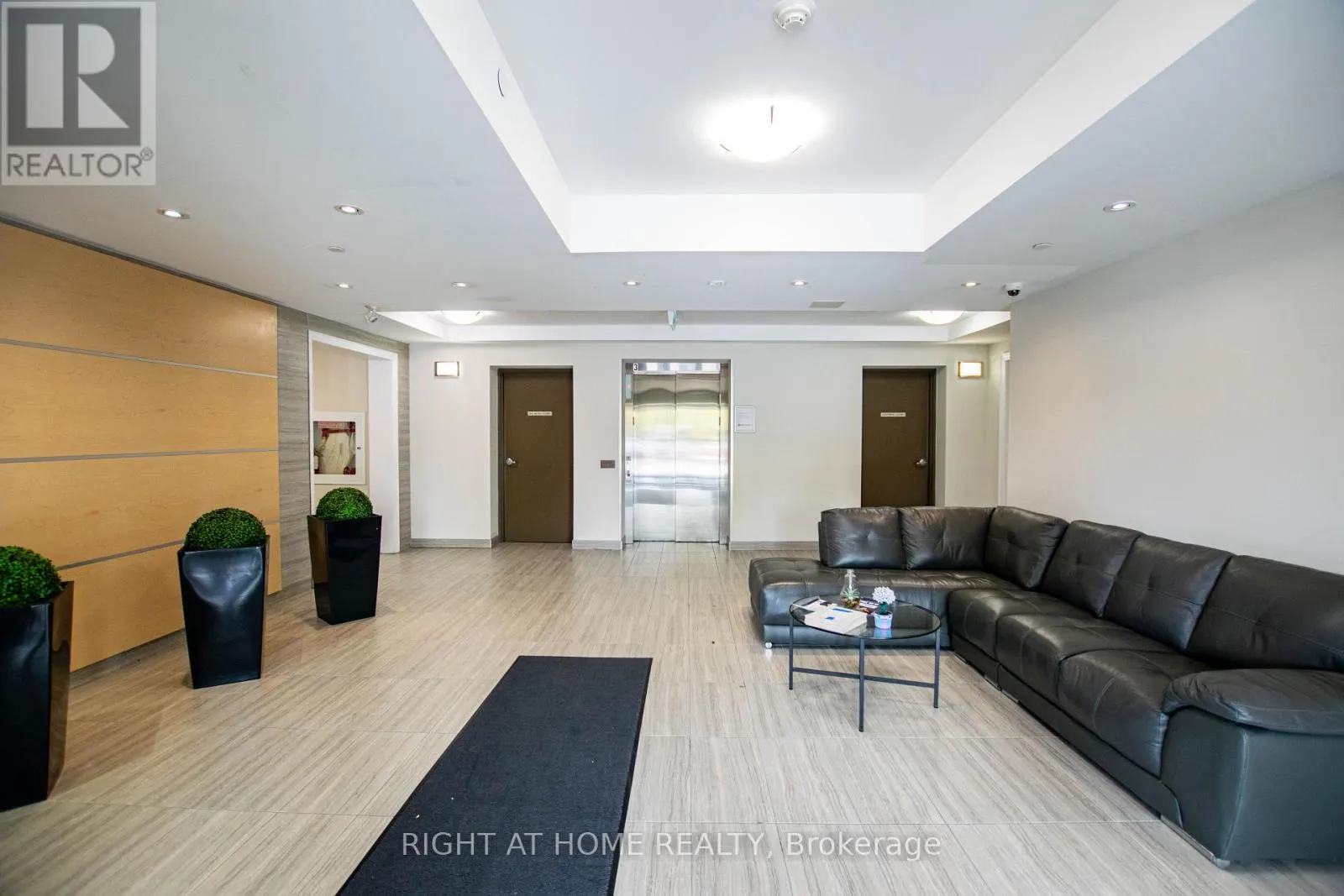 425 - 80 ASPEN SPRINGS DRIVE