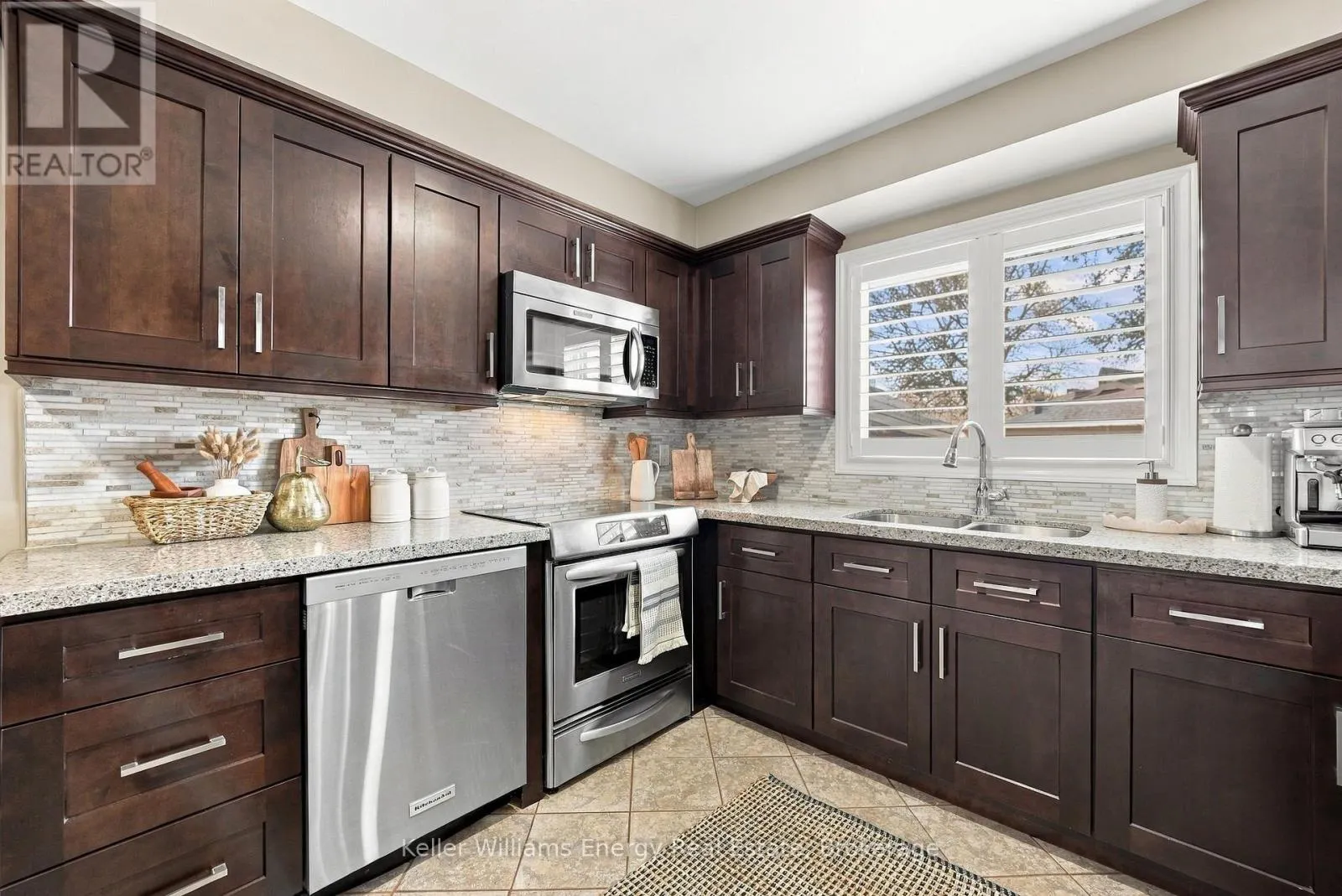 250 GLEN HILL DRIVE