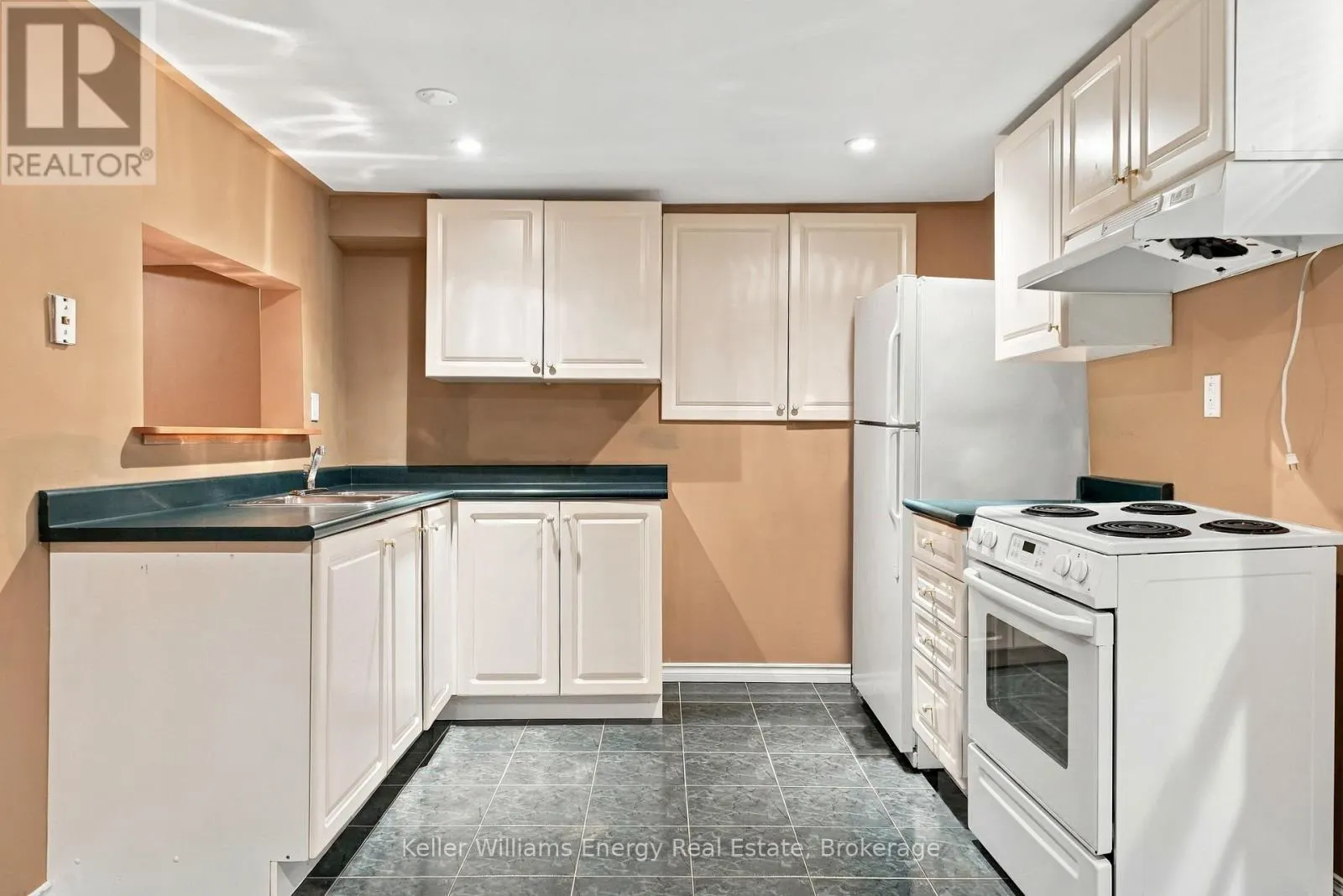 250 GLEN HILL DRIVE