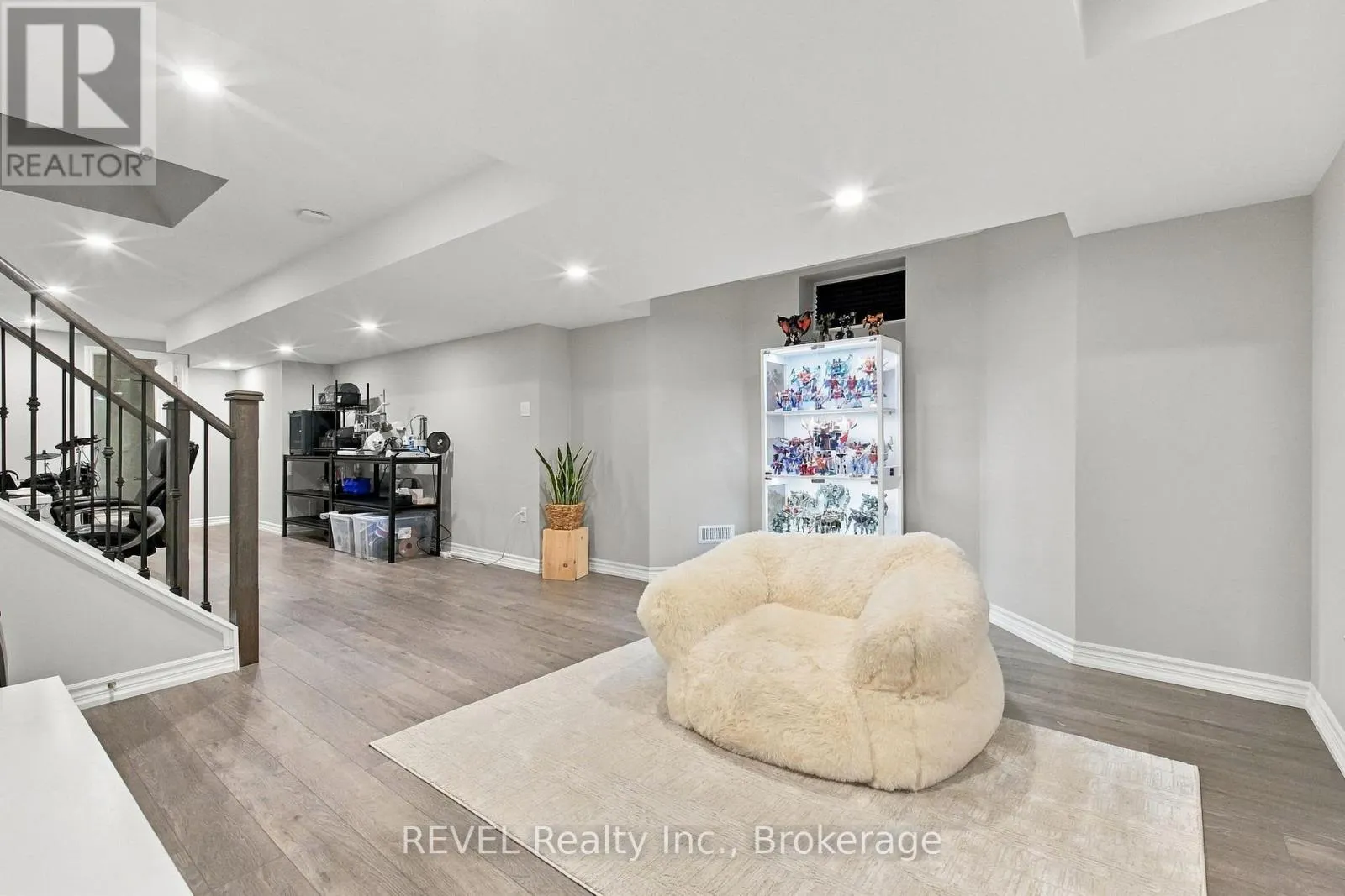 127 CATHEDRAL DRIVE