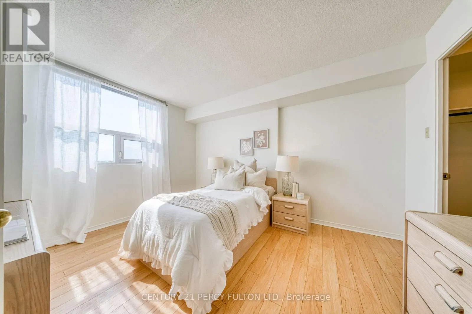 1004 - 2 WESTNEY ROAD N