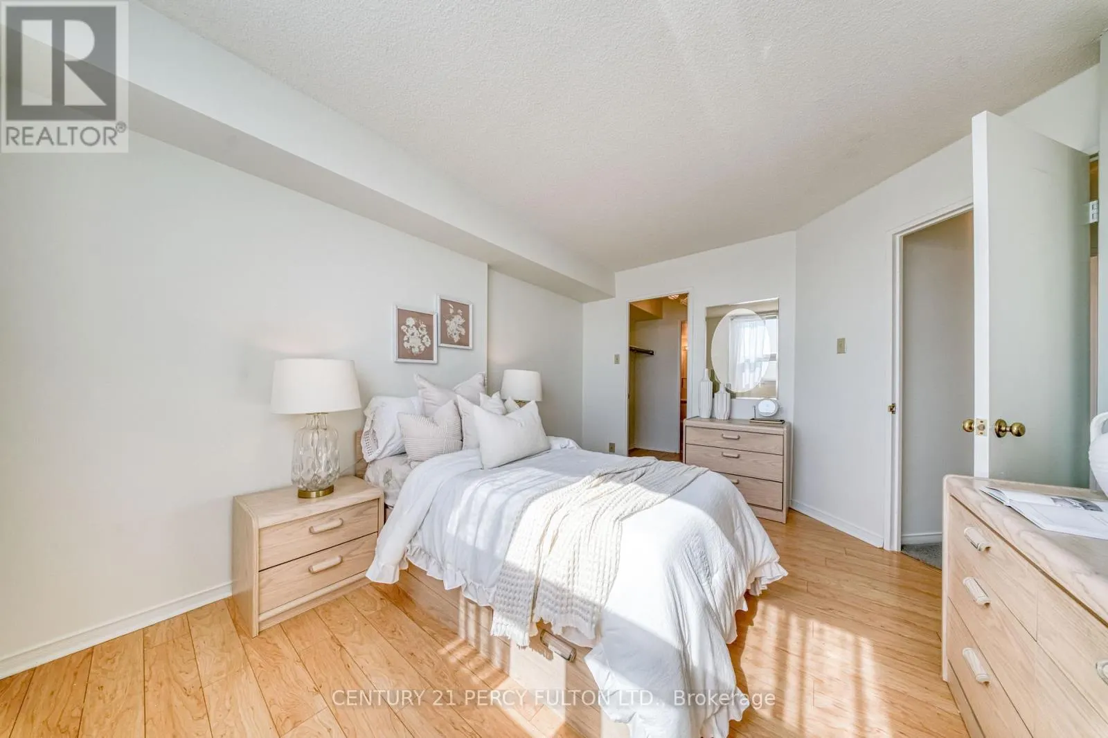 1004 - 2 WESTNEY ROAD N