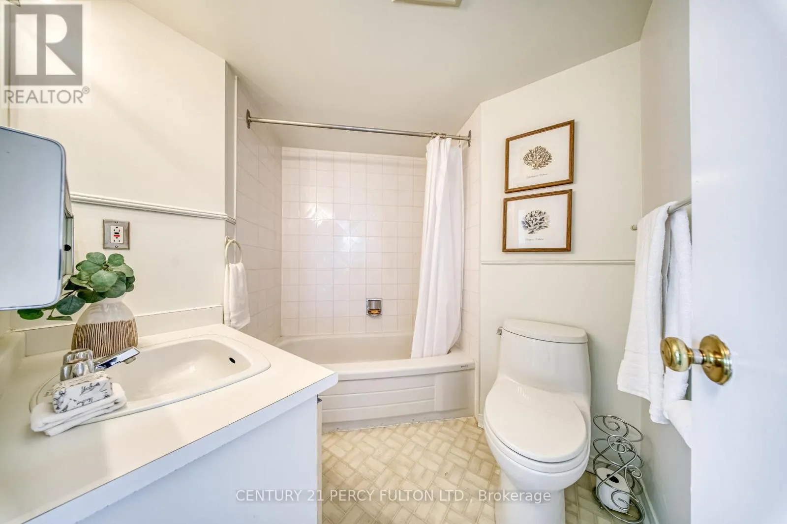 1004 - 2 WESTNEY ROAD N