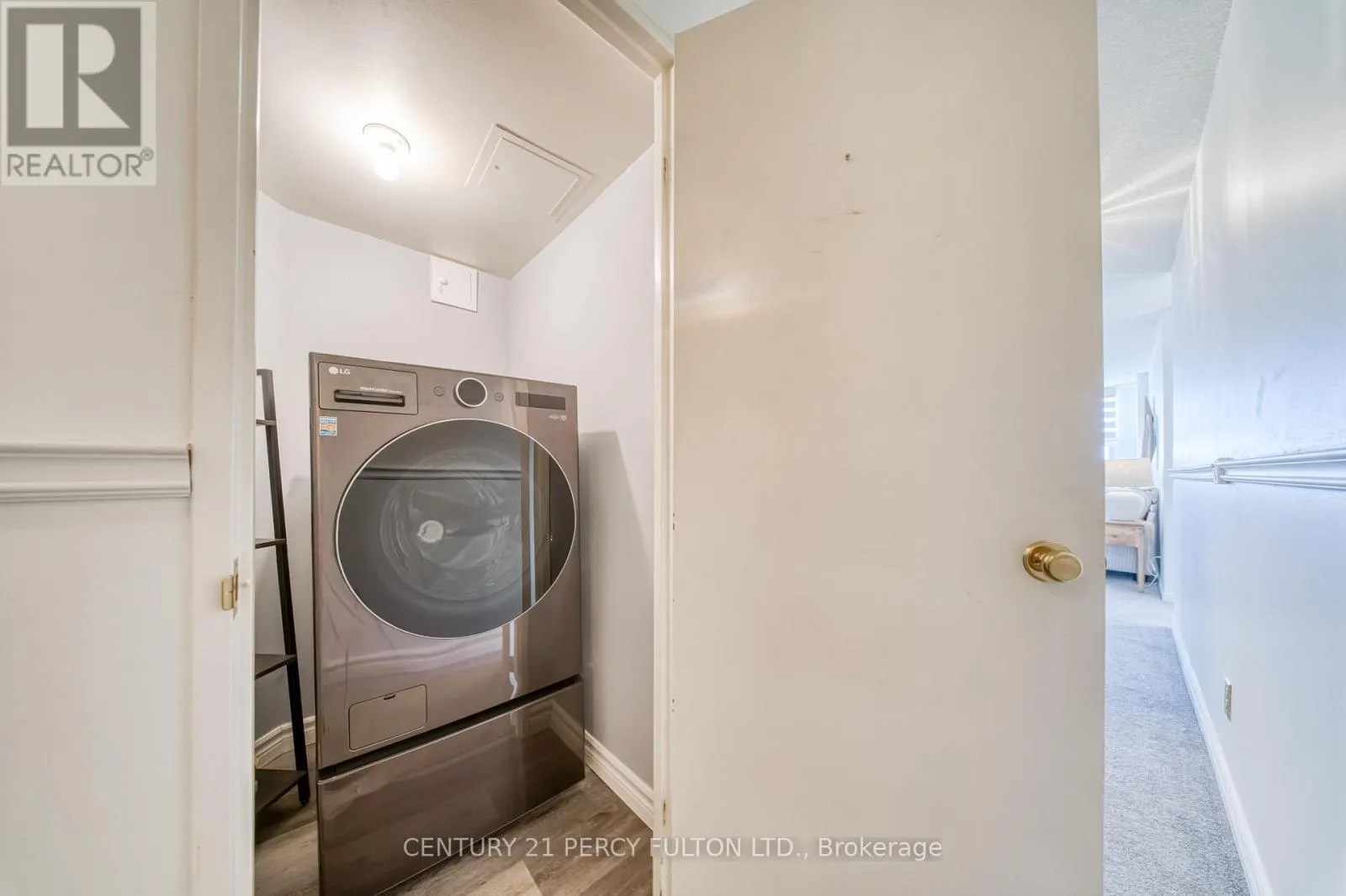 1004 - 2 WESTNEY ROAD N