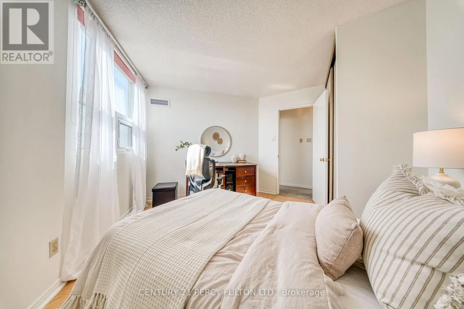 1004 - 2 WESTNEY ROAD N