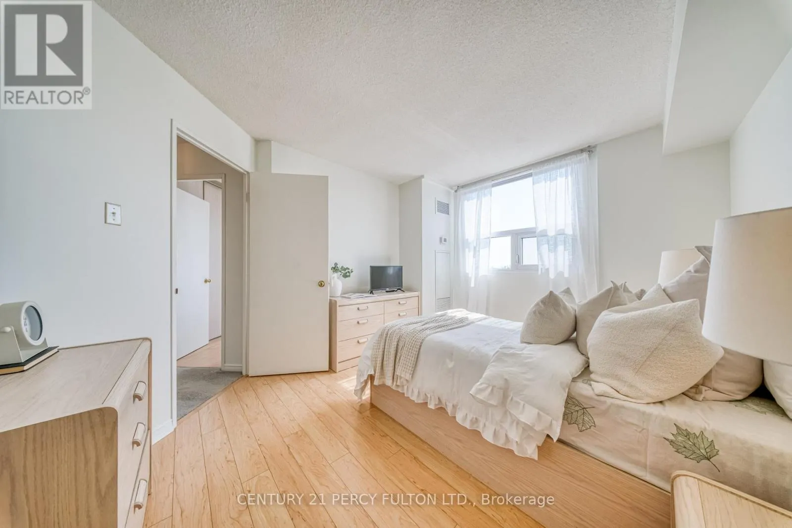 1004 - 2 WESTNEY ROAD N