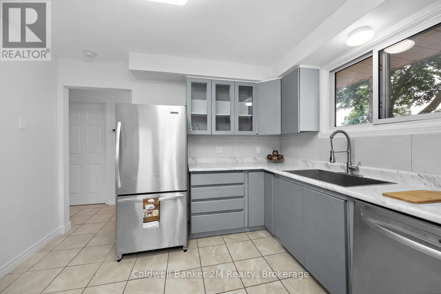 152 TAUNTON ROAD W