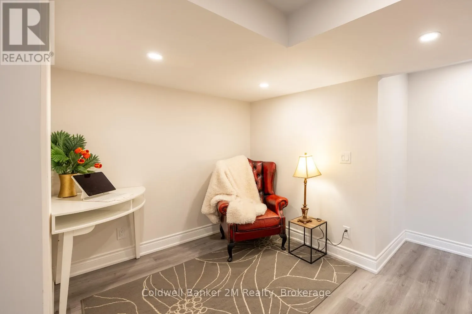 152 TAUNTON ROAD W