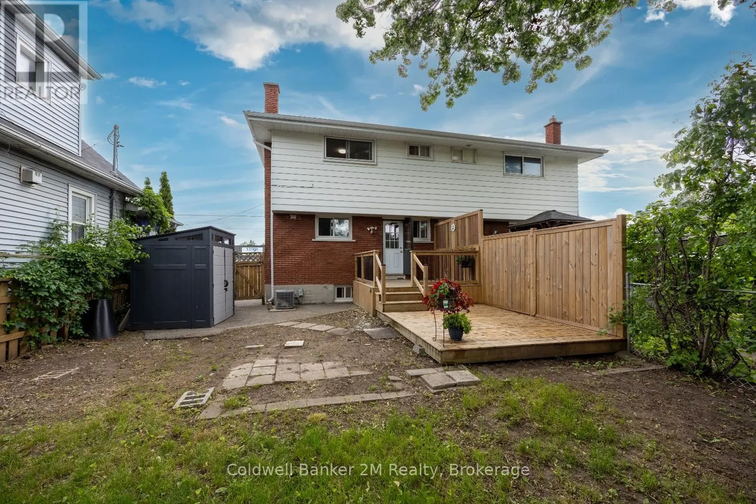 152 TAUNTON ROAD W