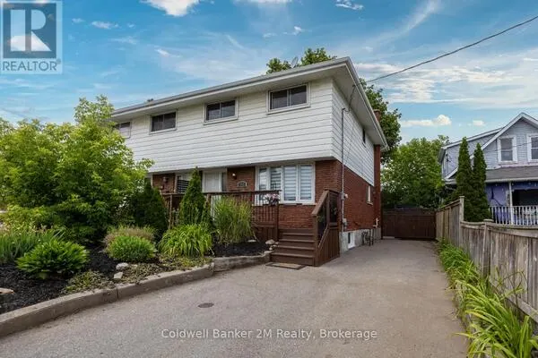 152 TAUNTON ROAD W