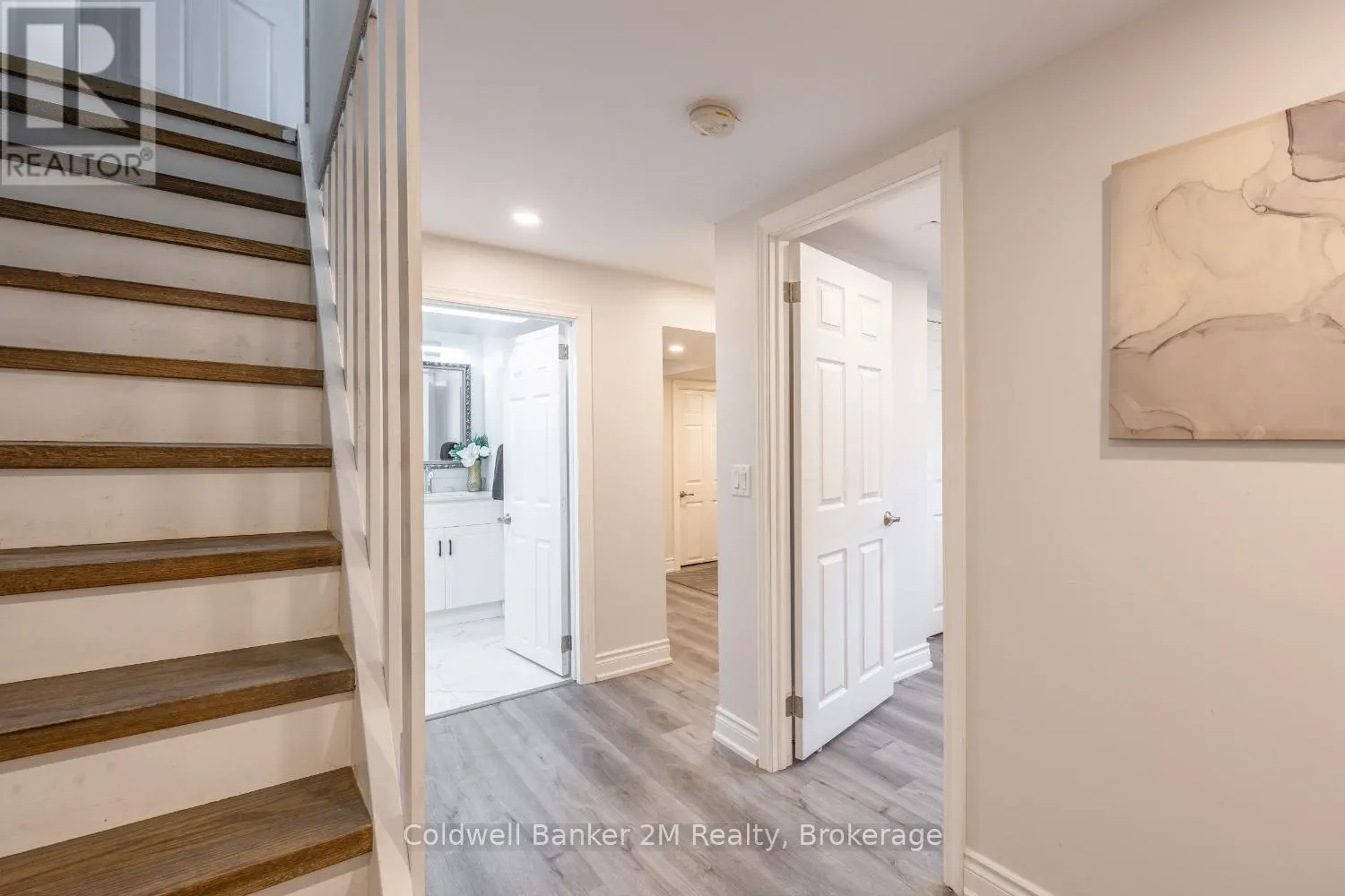 152 TAUNTON ROAD W
