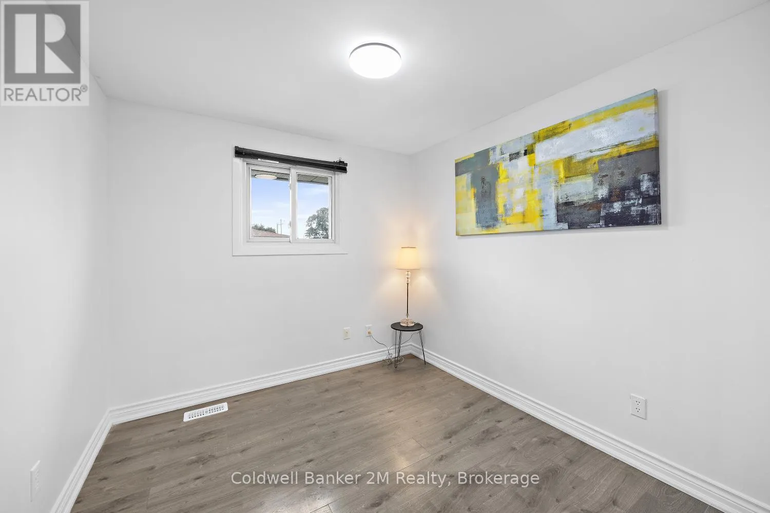 152 TAUNTON ROAD W