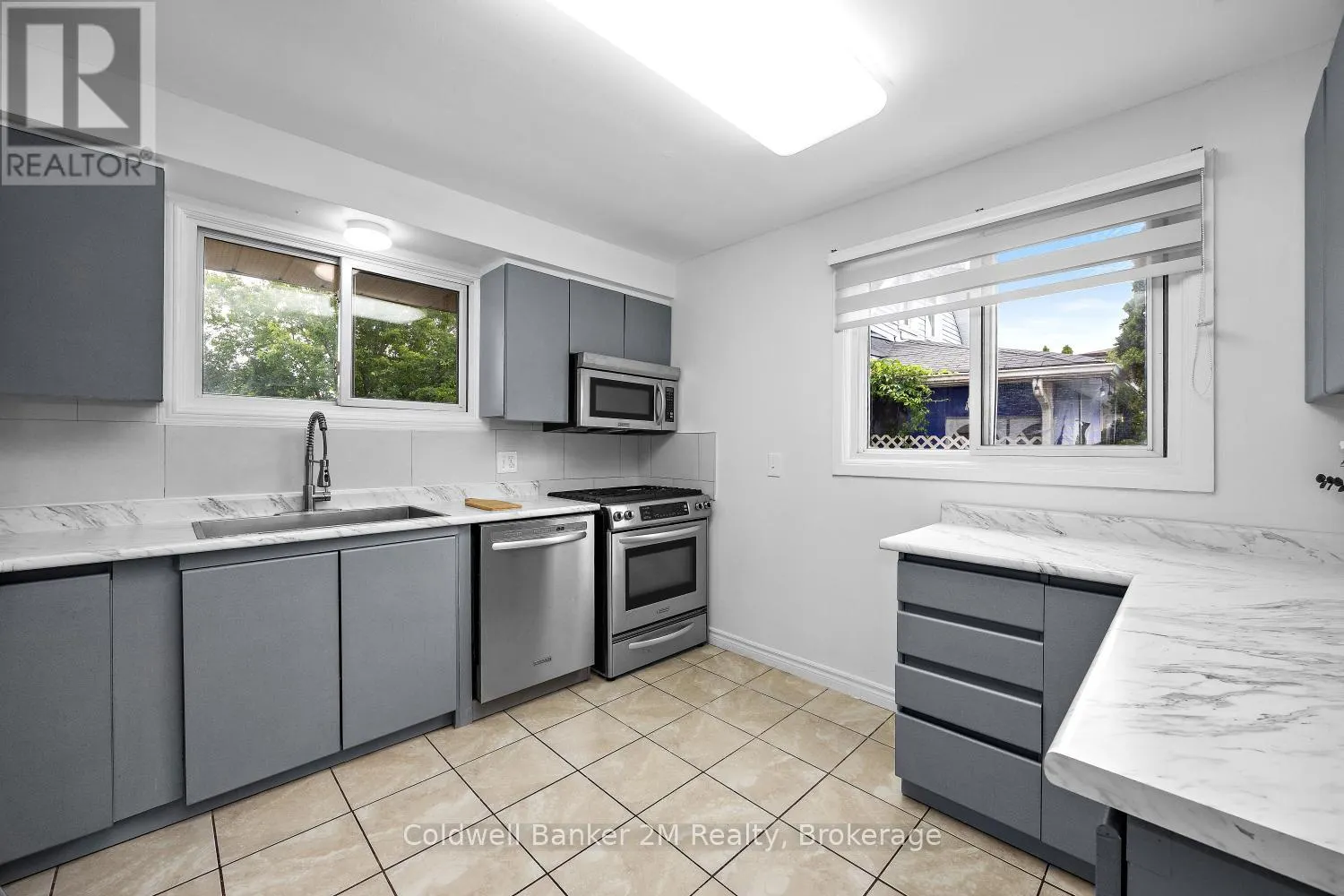 152 TAUNTON ROAD W