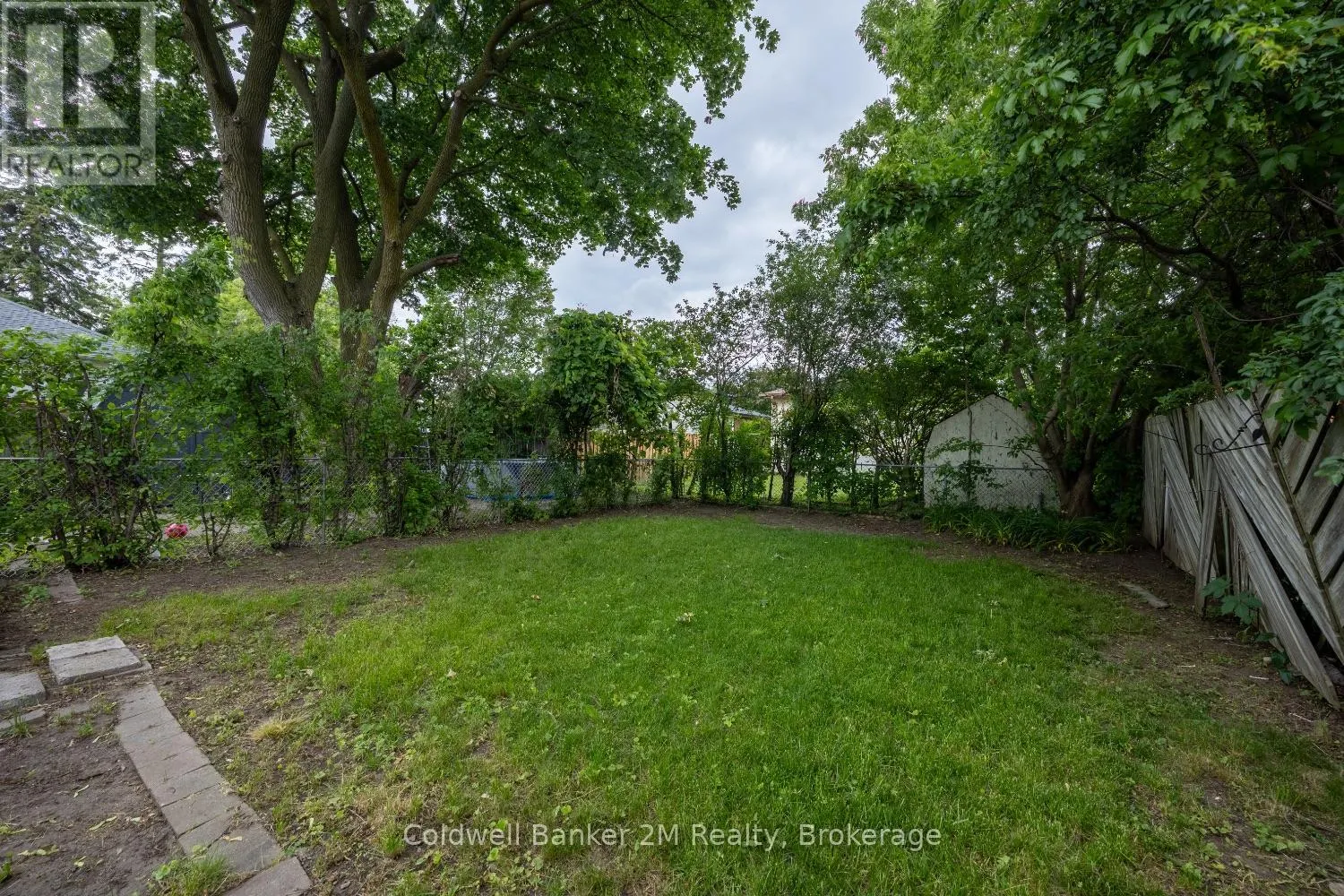 152 TAUNTON ROAD W