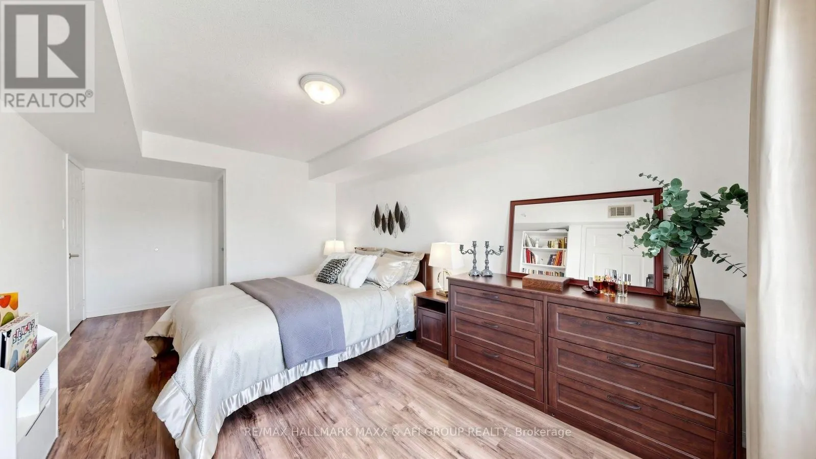 2 - 92 PETRA WAY